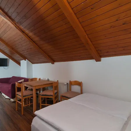 Gemuetliche In Mit Privatem Balkon