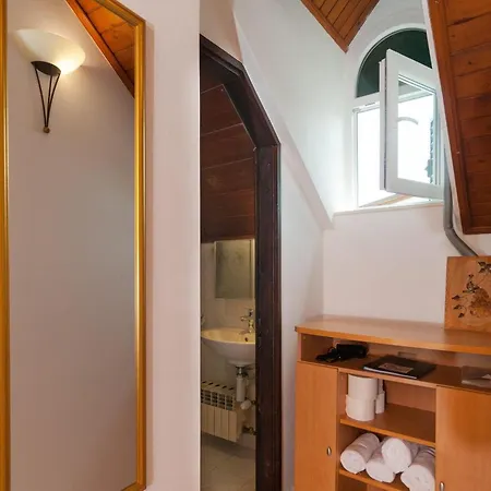 Appartement Gemuetliche In Mit Privatem Balkon
