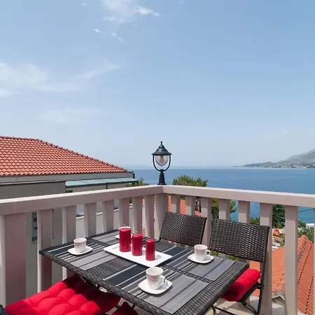 Gemuetliche In Mit Privatem Balkon
