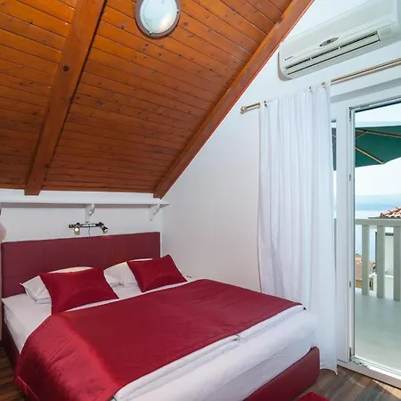 Appartement Gemuetliche In Mit Privatem Balkon