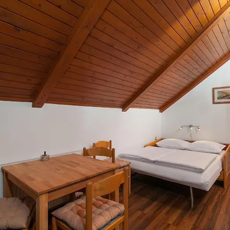 Gemuetliche In Mit Privatem Balkon * Omiš
