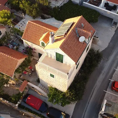 Gemuetliche In Mit Privatem Balkon Appartement Omiš