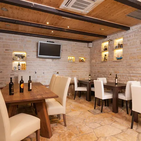 Appartement Gemuetliche In Mit Privatem Balkon Omiš